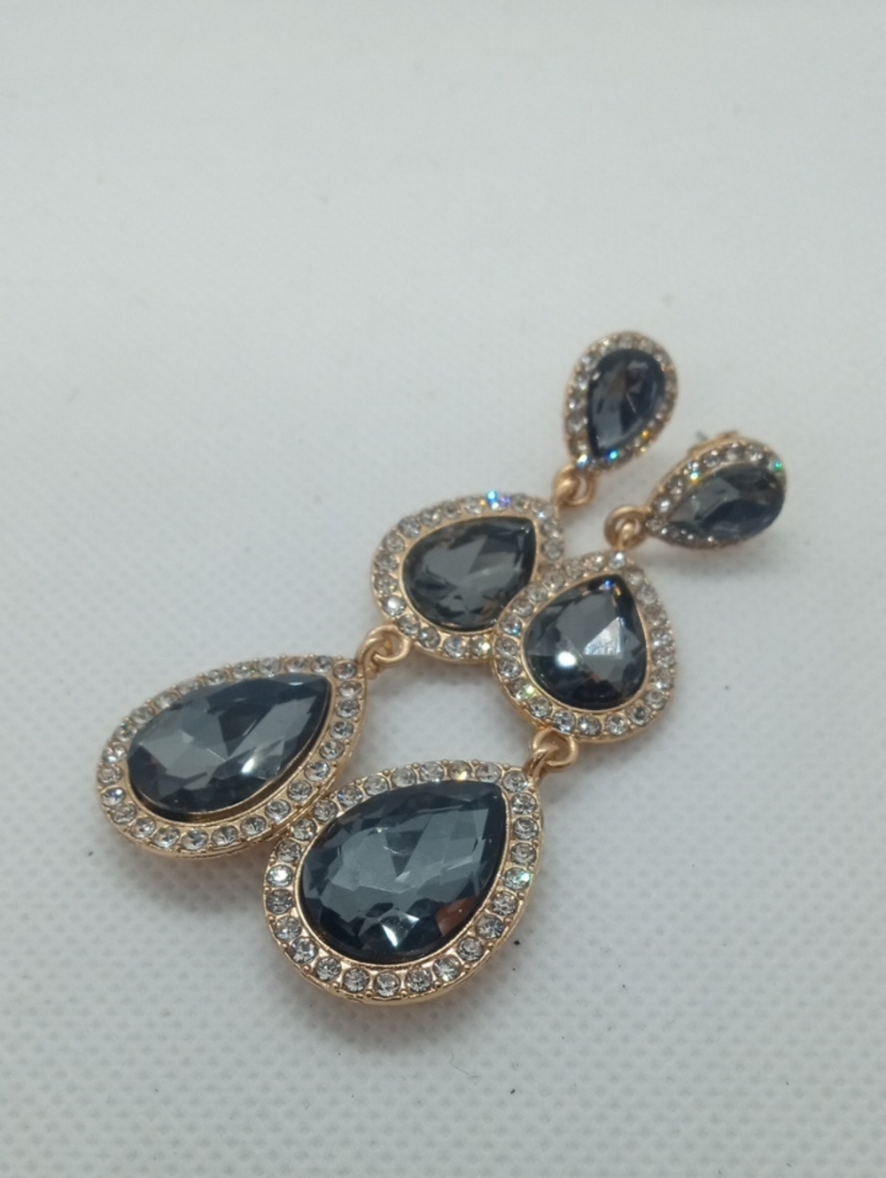 TRIPLE STONE EARRINGS - Picture 7 of 7